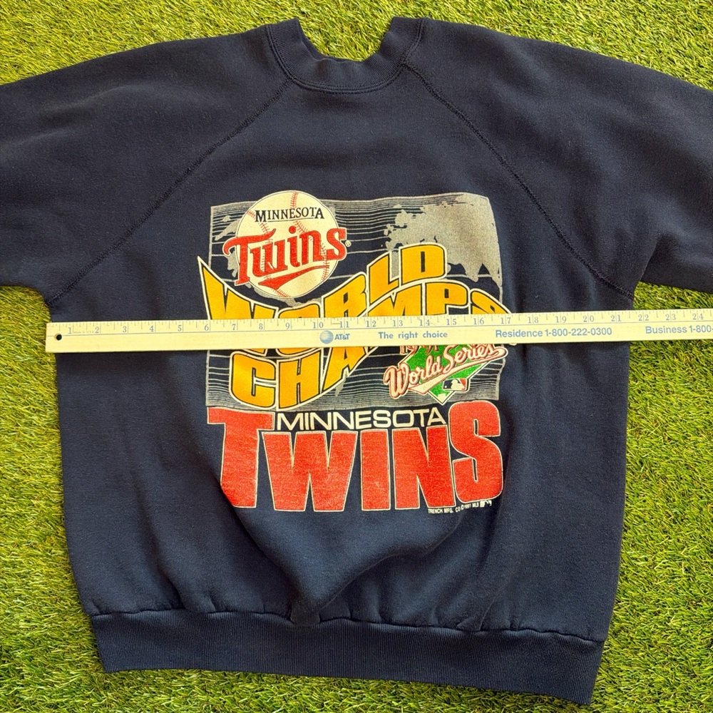 Vintage Minnesota Twins 1991 World Series Champs Sweatshirt - Picture 3 of 5